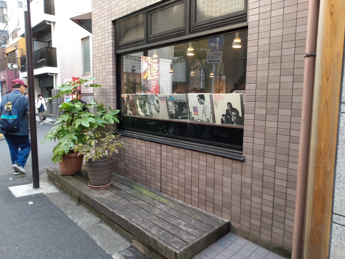 Bigboy’s right exterior