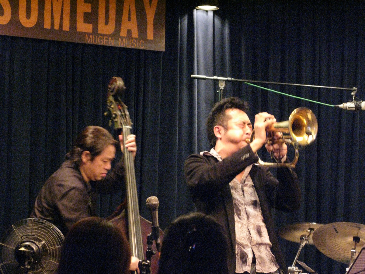 Ryuichiro Tonozuka (flugelhorn) and Osamu Kawakami (bass) at Someday in December 2008