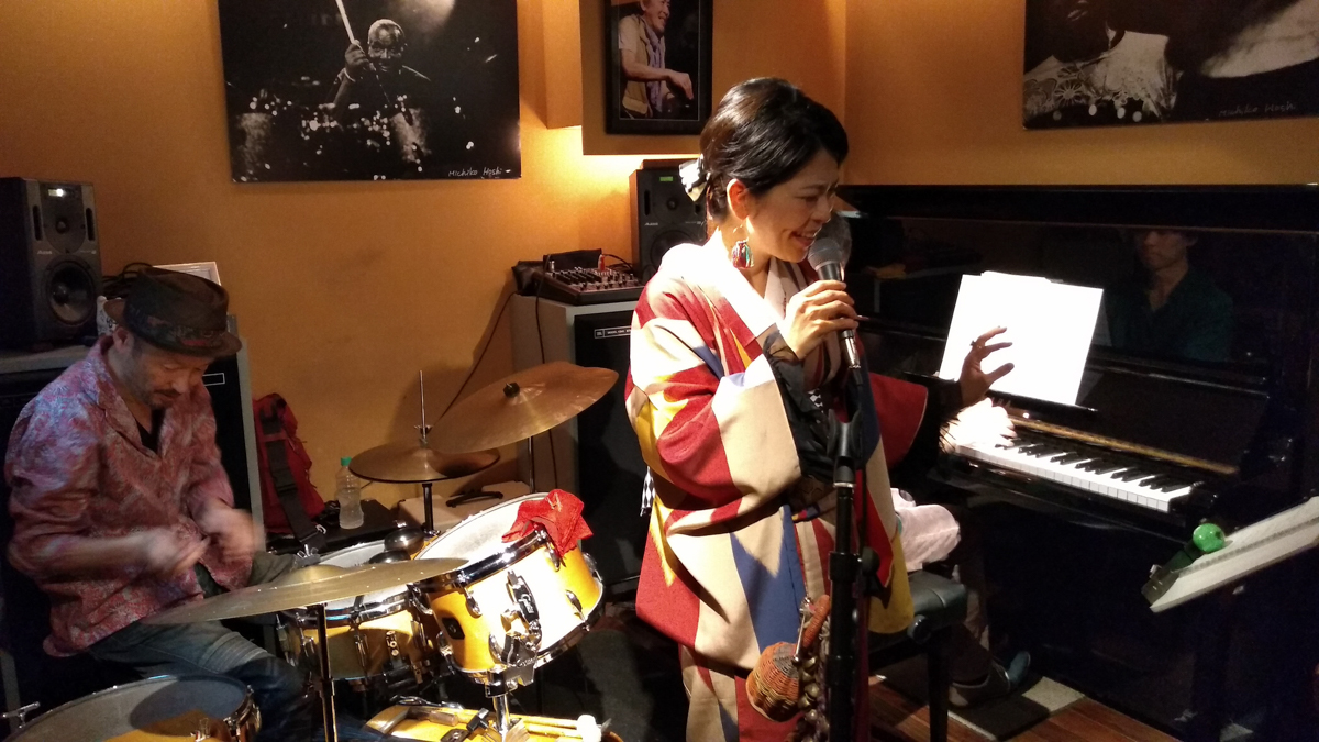 Emiko Voice’s Carta Trio with Koichi Sato (piano) and Keita Okada (drums) at Sweet Rain in October 2018