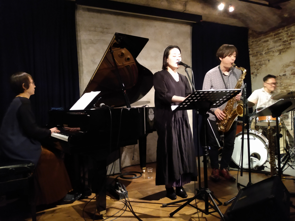 Throated Sloth performs at Zimagine in April 2023 with pianist Fumie Chiba, vocalist Aya Kurosawa, Akihiro Yoshimoto on sax, and Kaoru Suzuki on drums.